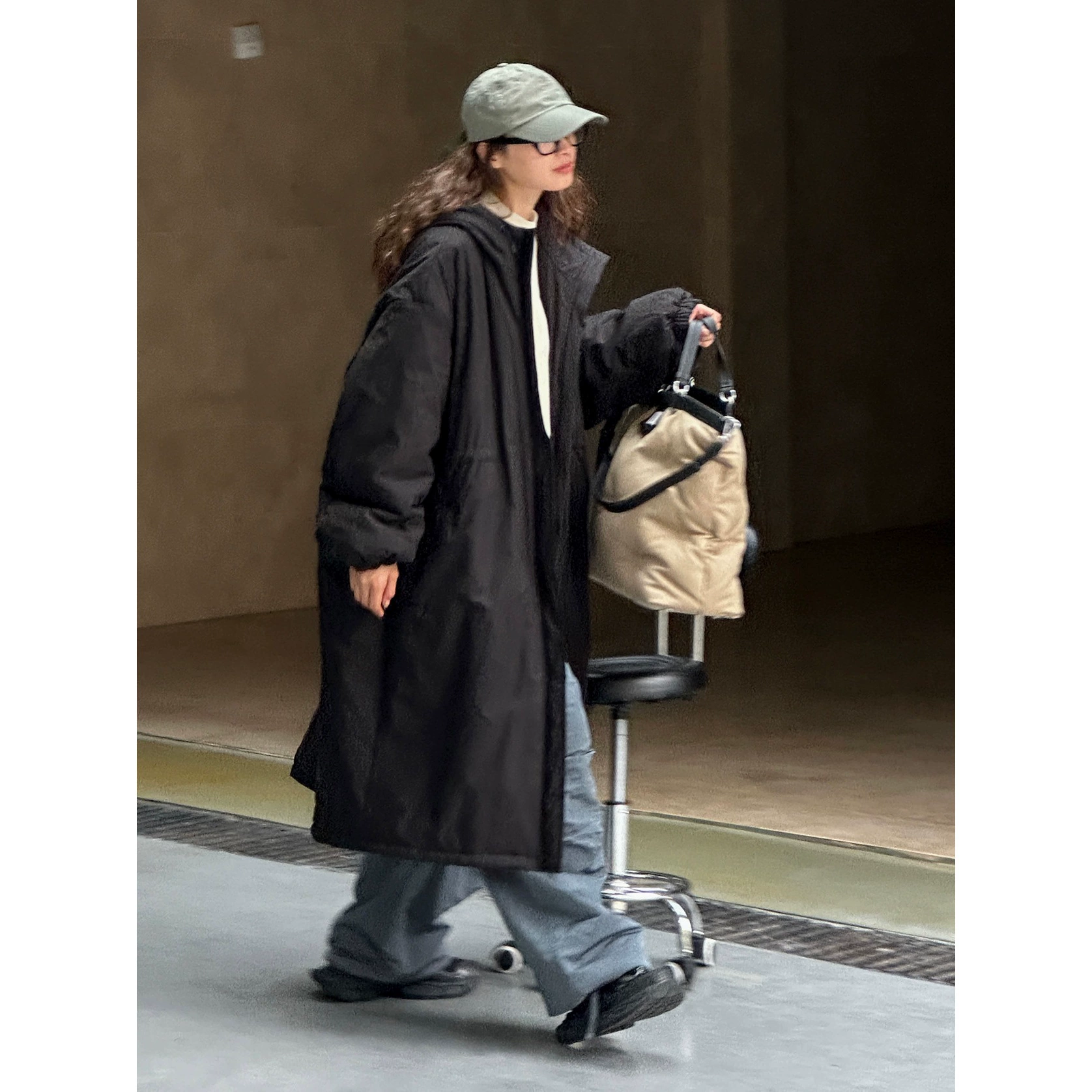 Лувр, зимняя корейская повседневная хлопковая куртка с капюшоном в ленивом стиле, свободный силуэт, утягивающая теплая длинная куртка на молнии для женщин