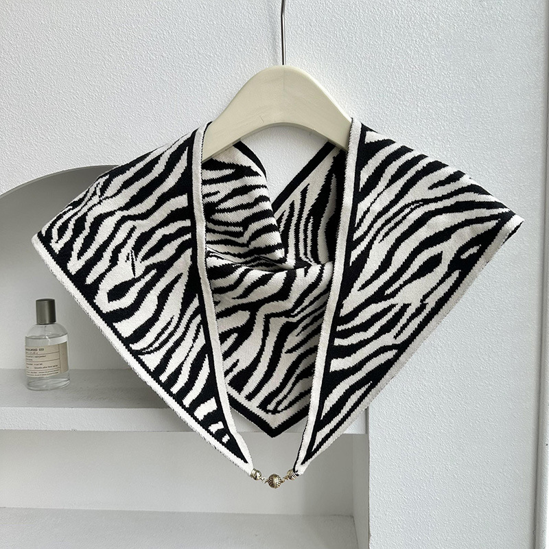 Nueva hebilla magnética bufanda de triángulo de punto para mujer otoño e invierno cálido cuello bufanda de protección de moda todo fósforo suave bufanda decorativa