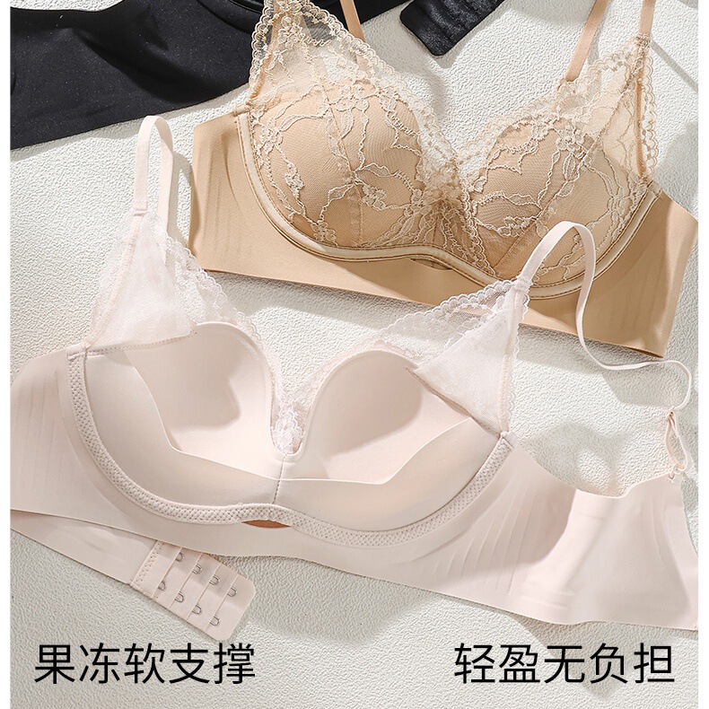 French-style sexy lace bra, designed to enhance and shape the bust, providing comfortable support and a flattering silhouette. It features a wire-free design, soft support, and 3D molded cups