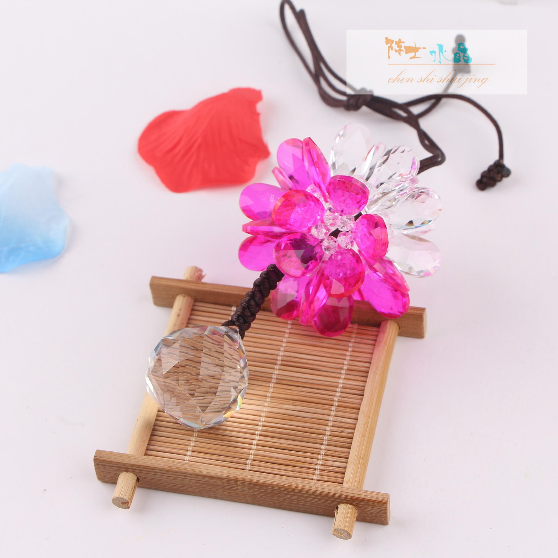 Simple and atmospheric, classic and beautiful crystal, simple and portable car interior, factory direct supply, wholesale in large quantities 