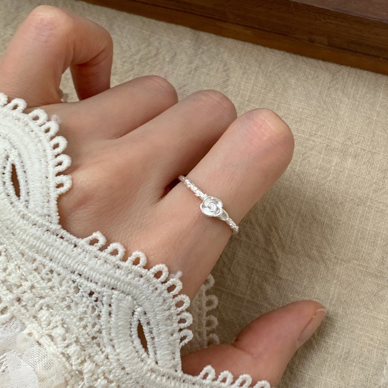 Xiaohongshu 新製品 S925 スターリングシルバーリング女性の夏インスタイルハイエンドニッチライト高級非退色シルバージュエリー|undefined