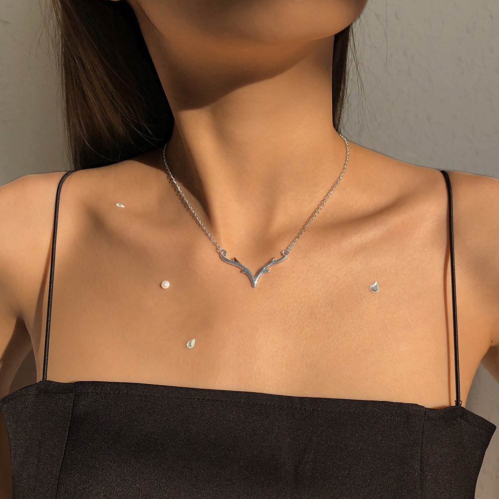 Fashion single-layer thin chain necklace simple fashion antler necklace