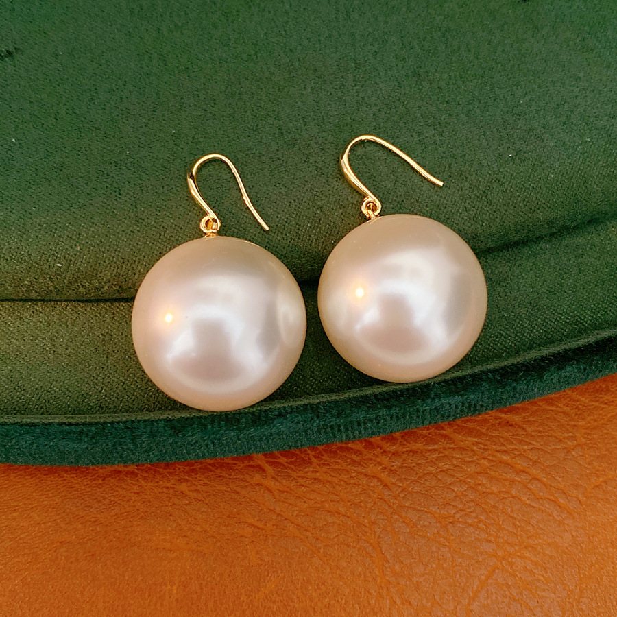 18k oro real perlas galvanizadas moda simple temperamento amplio pendientes ligero lujo alta sensación de pendientes al por mayor mujeres