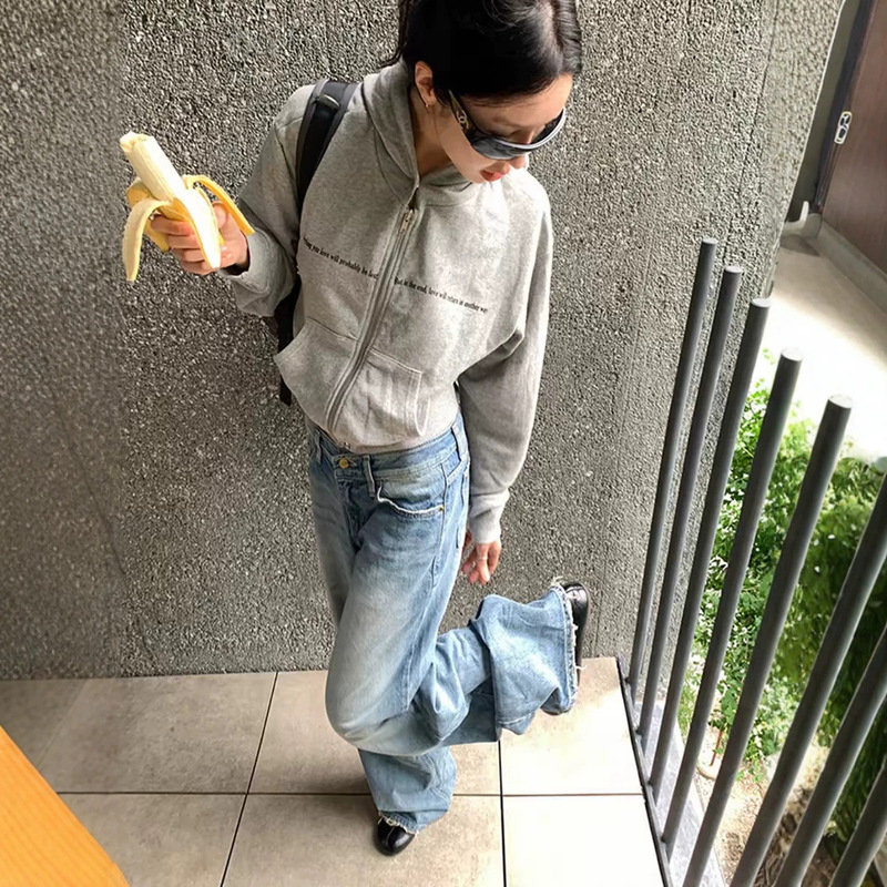 Now available: Baby Jiang's same style letter-print hooded zip-up sweatshirt, Korean designer women's clothing, stylish Korean-style short jacket Now available: Baby Jiang's same style letter-print hooded zip-up sweatshirt, Korean designer women's clothing, stylish Korean-style short jacket