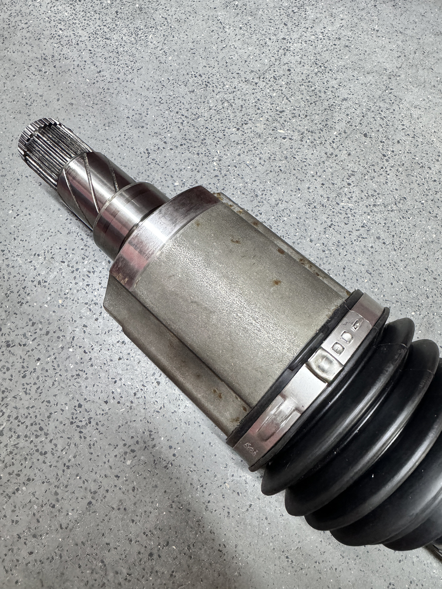Direct shipment from warehouse: Tesla Model S/X rear wheel half-axle assembly L/R 1007719-00-C, supports mixed shipment
