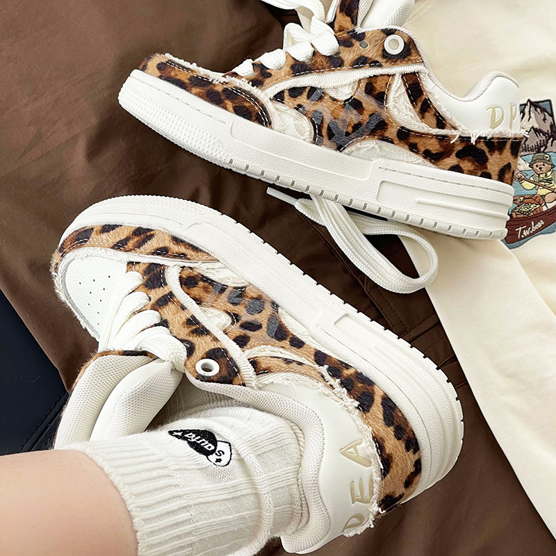 Série Disruption Aesthetics Plate Chaussures décontractées à la mode pour femmes Motif léopard_voghion.com