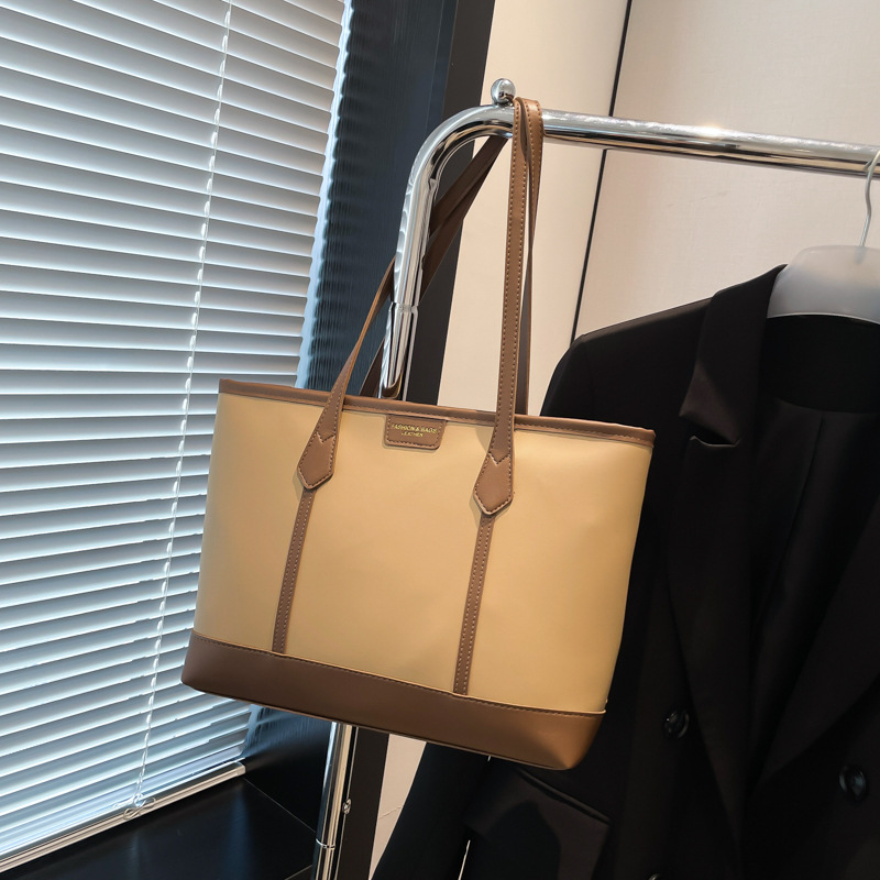 Bolso simple de gran capacidad para mujer 2024 otoño e invierno bolso de moda de todo fósforo de estilo coreano bolso de hombro de ocio de viaje al trabajo