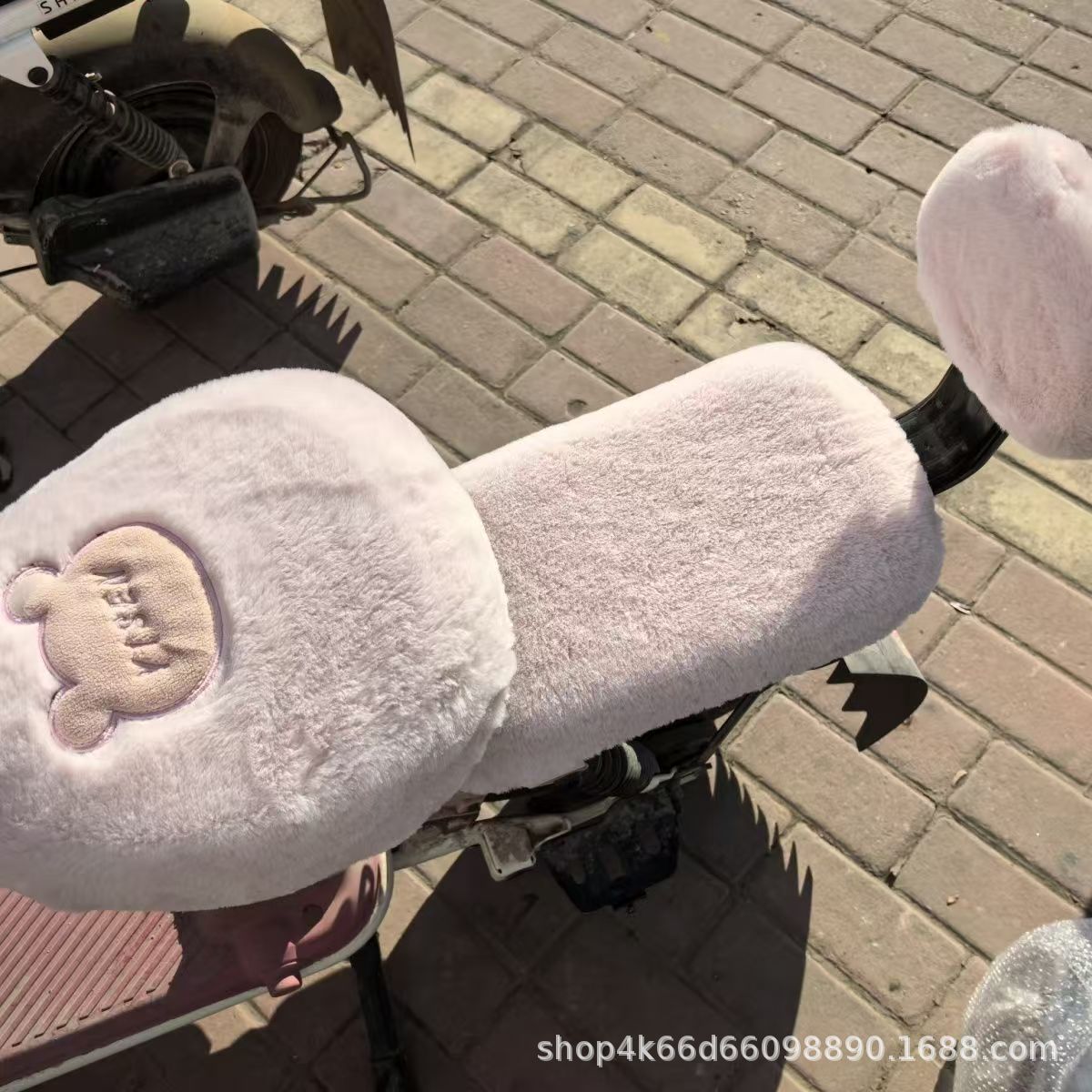 Winter universal seat cushion electric car three-piece high-value battery car seat cushion plush padded warm four-season flannel