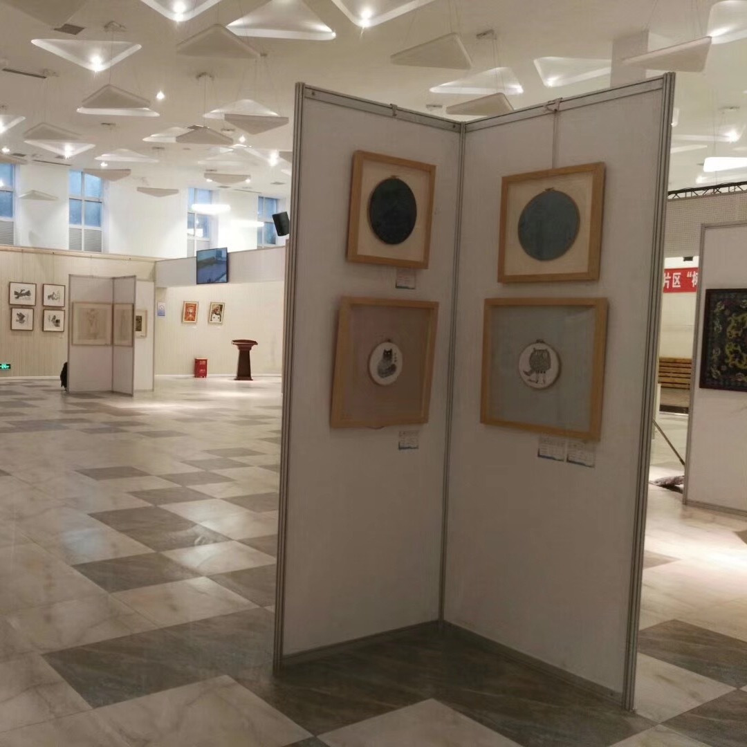 2024全国少儿画展博览会展架书画社区发部会易拆装八棱柱展板厂家