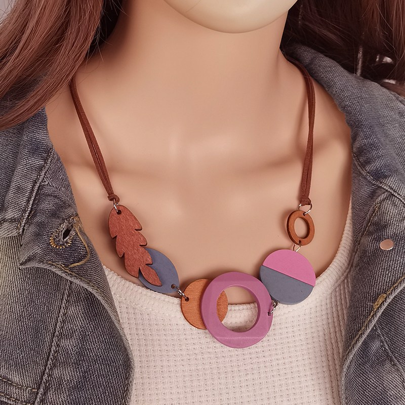 Collar de babero de chip de madera geométrico vintage hecho a mano colgante de madera collar transfronterizo nuevos accesorios al por mayor
