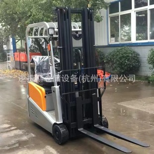 Three-Point Counterbalance Electric Forklift, Three-Wheel Ride-On Vehicle, 1.5-Ton Small Loading and Unloading Stacking Forklift