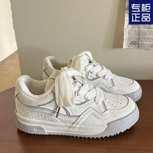 2024 New Casual White Shoes Retro Red Thick Sole Shoes Women's Fashionable Autumn Style Student Color Matching Women's Shoes
