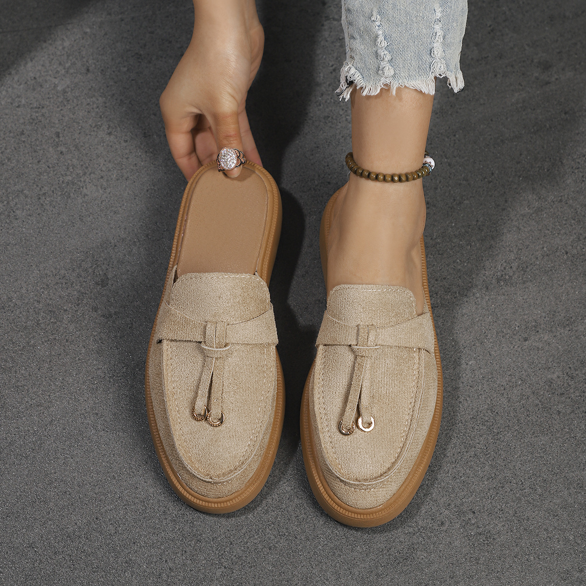 Pantuflas de mujer de talla grande y media longitud, modernas, versátiles, planas, cómodas y con suela gruesa._voghion.com