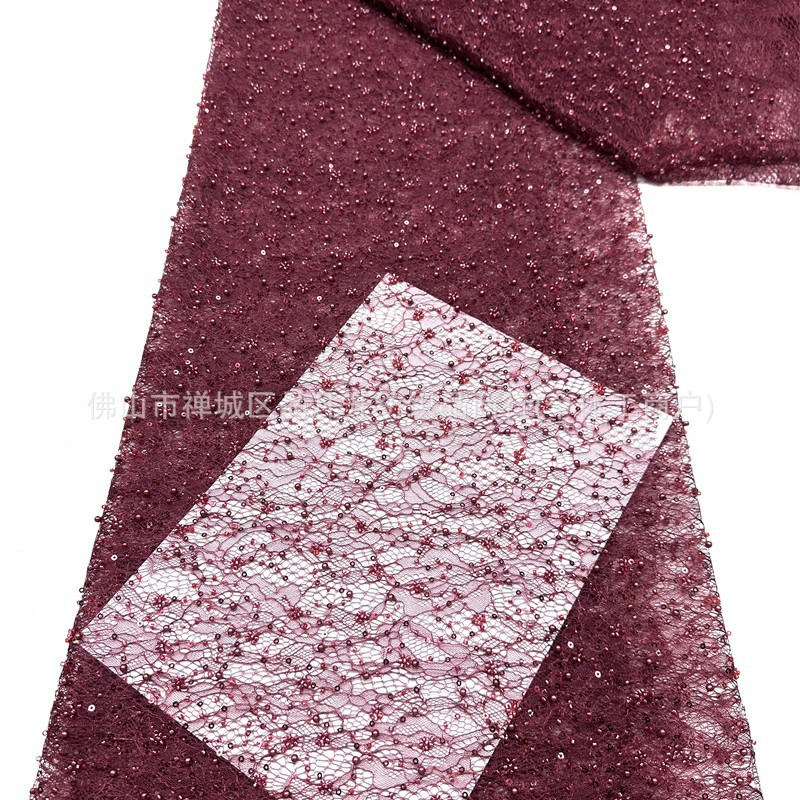 Tejido de encaje de perlas de oro ligero tamaño de perlas sequinado alto vestido de hombro inclinado tejido bordado a mano