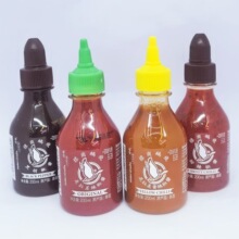 泰国飞鹅商标是拉差辣椒酱泰式甜辣酱黑胡椒酱200ml挤压瓶调味品