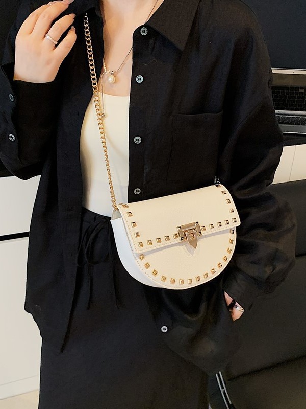 Cross-border 2025 nuevo remaches decoración de color sólido moda multifuncional mochila de hombro con cadenas de bloqueo cinturón de hombro bolsa de sillín