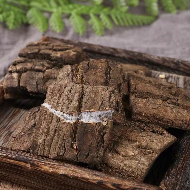 Fried Du Zhong Eucommia Bark Slices Traditional TCM Herb for Decoction and Wine Infusion 100g overview