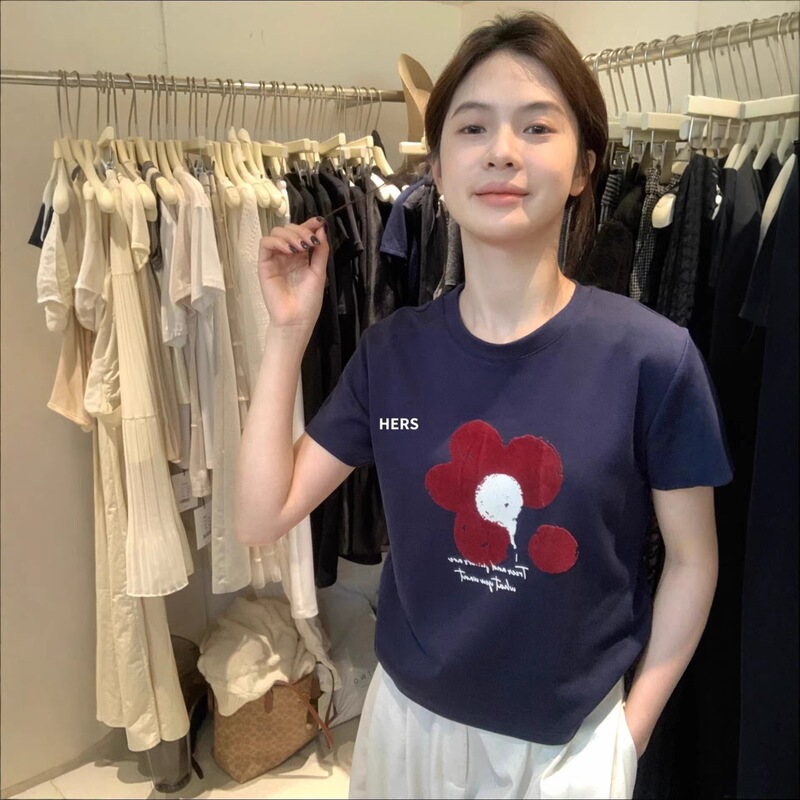 Hers Sweet Summer Korean Style Simple Flocked Floral Pattern Versatile Slimming Round Neck Short Sleeve T-Shirt for Women 20664 Hers Sweet Summer Korean Style Simple Flocked Floral Pattern Versatile Slimming Round Neck Short Sleeve T-Shirt for Women 20664