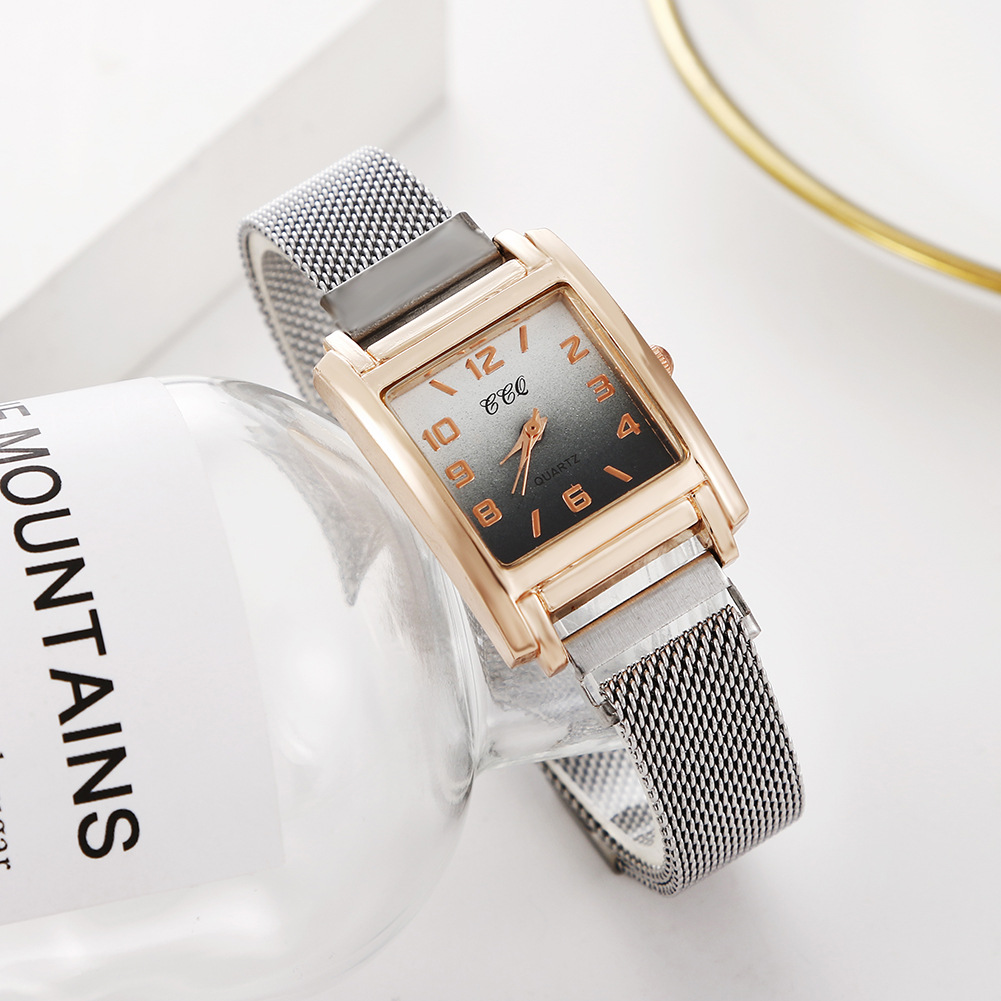 Montre à quartz avec boucle magnétique pour femmes, accessoire de célébrité sur Internet, minimaliste, carrée, numérique, nouvelle collection 2024_voghion.com
