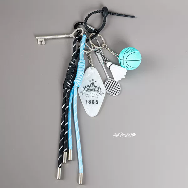 T44 [Black Love Buckle] Black and Blue Rope + Random Cards + Badminton + Basketball + Heart-Shaped Key + Black Silicone Rope