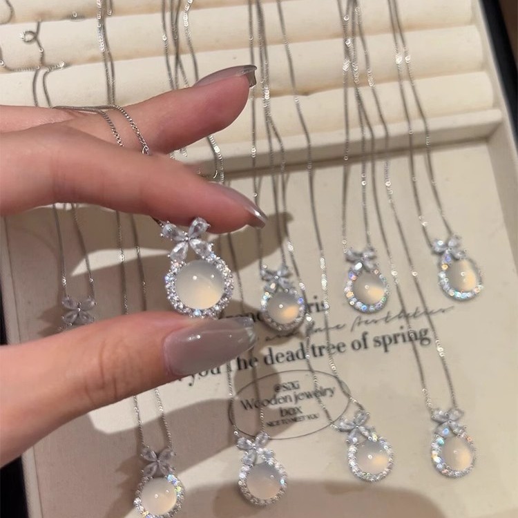 Fashionable chain for key bag  white jade, sophisticated universal accessory, Chanel style 2