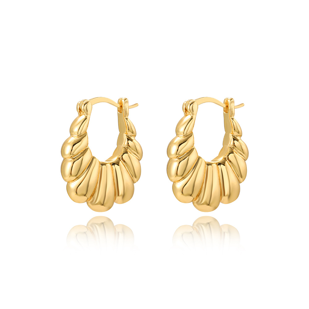 U Shape, Heart Shape, Twist Pattern Women's Gender 1 Pair Retro Lady U Shape Heart Shape Twist Plating Copper 18k Gold Plated Earrings