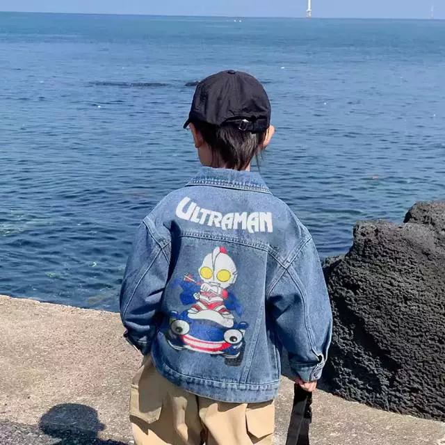 Детская детская джинсовая повседневная дикастая весна и осень мода 2024 Детская девочка Детская одежда для девочек джинсовая куртка