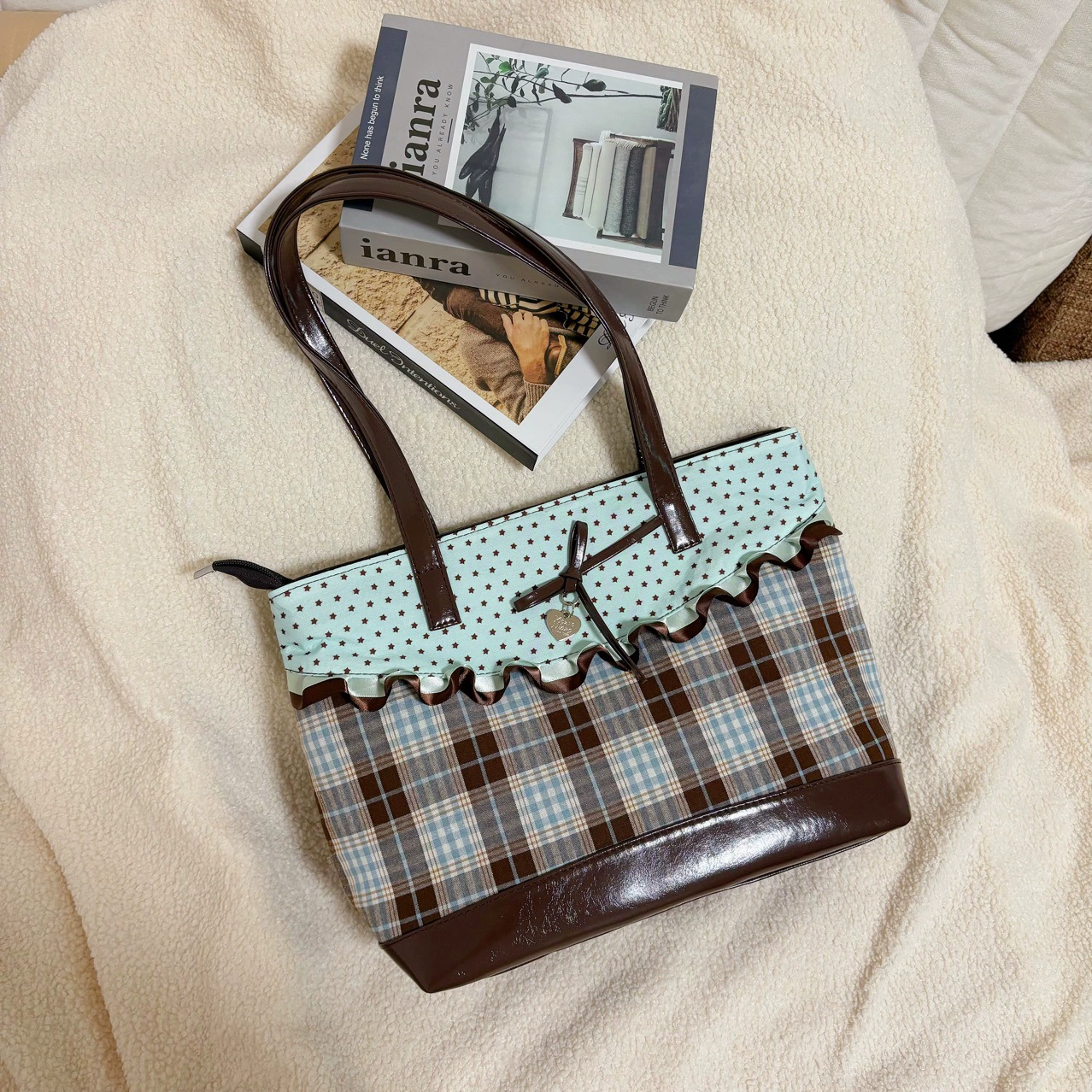 Shoulder bag retro capacious one-shoulder tote with bow, universal everyday style