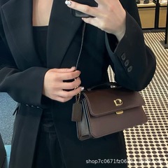 2025JUNOBAG シングルショルダークロスボディバッグメープルカラートライアングル砂時計バッグレトロフリップ脇バッグレディースカジュアル