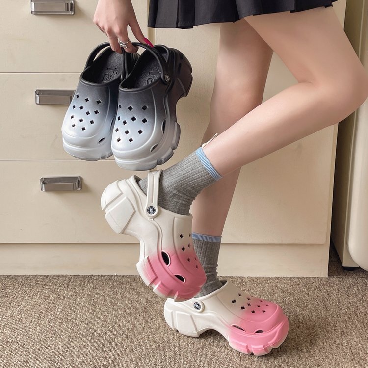 Internet Celebrity New Gradual Color Platform Thick Bottom Rhinestone Hole Shoes Women's 2024 Summer New High Heel Baotou Slippers
