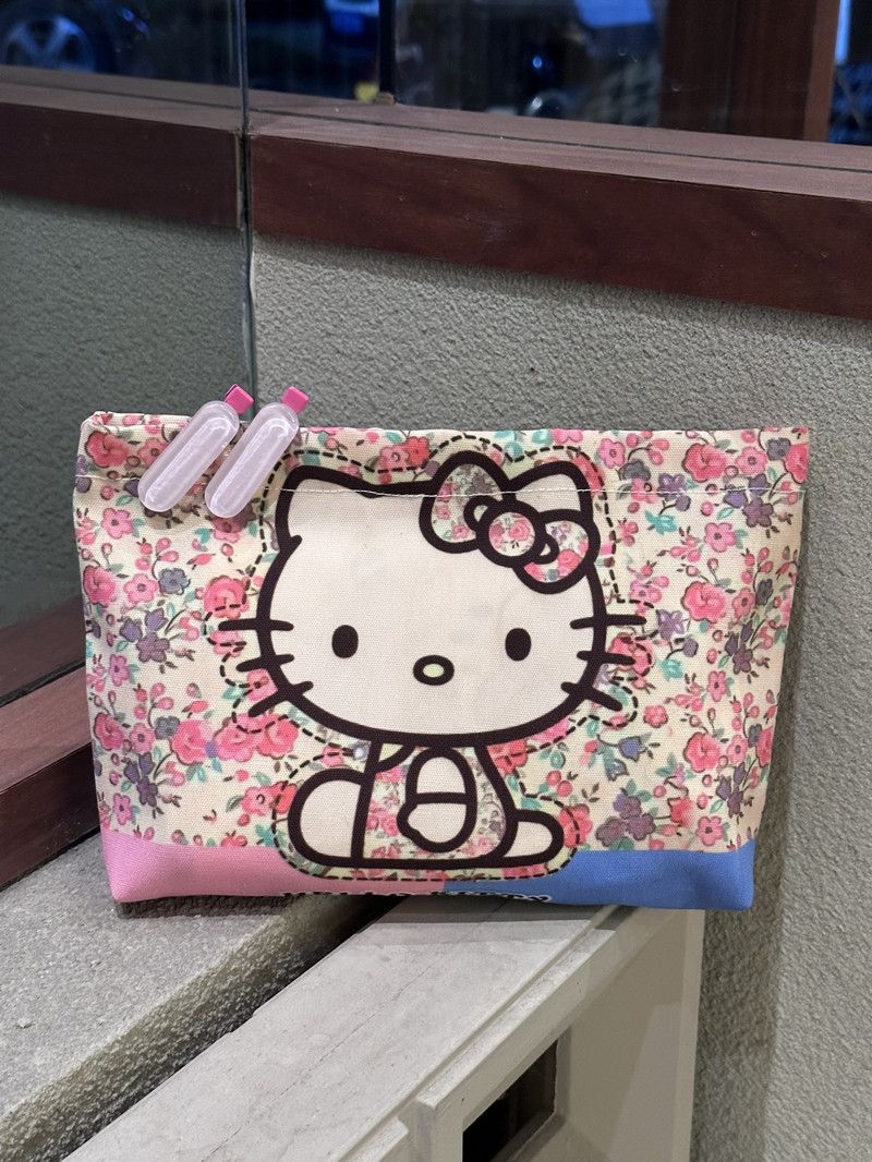 Nueva bolsa de cosméticos de gran capacidad para gatos Kitty original, bolsa de almacenamiento con forro portátil, bolsa de monedero para auriculares de viaje para mujer