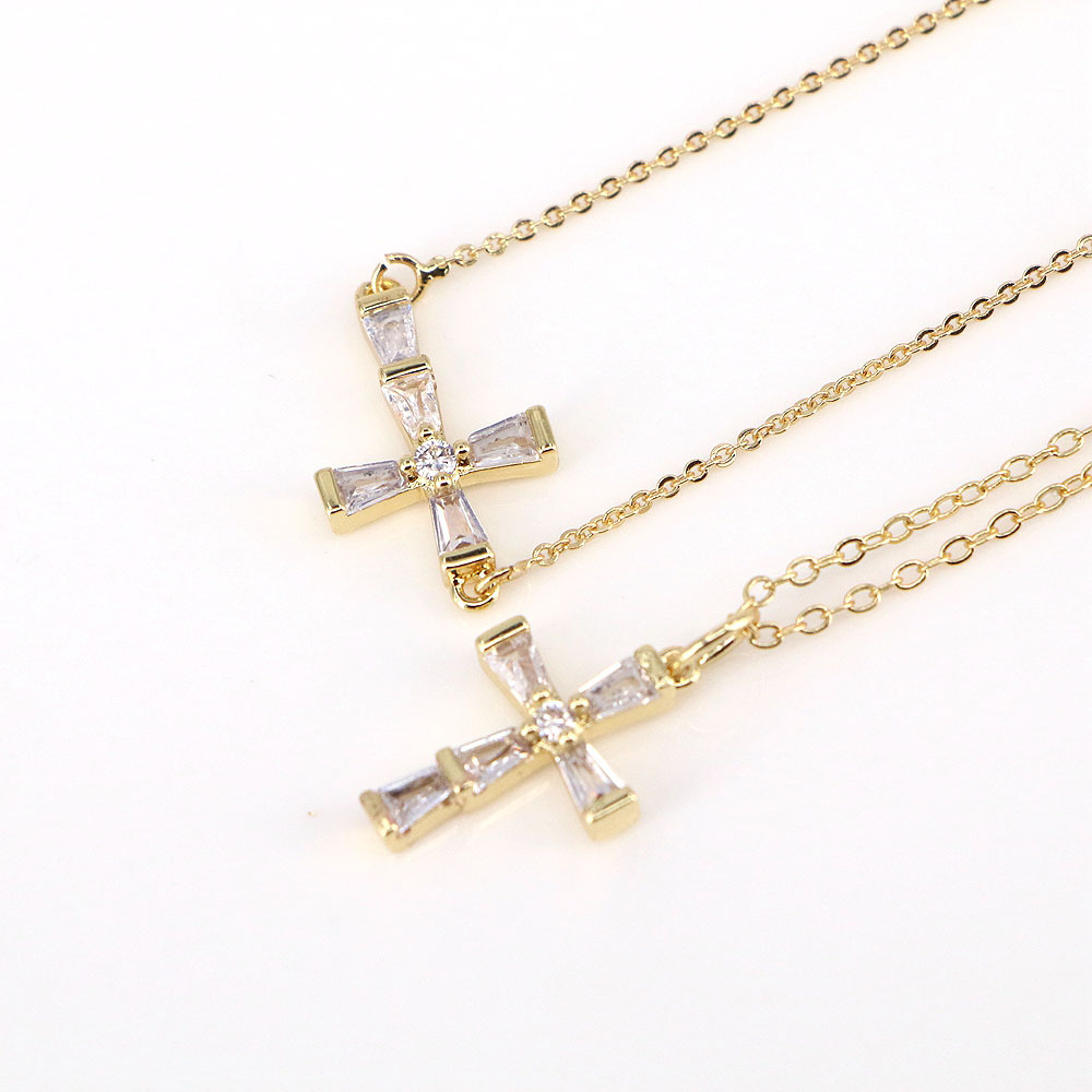Simple Cross Pendant Necklace Copper Micro-inlaid Zircon Necklace display picture 2