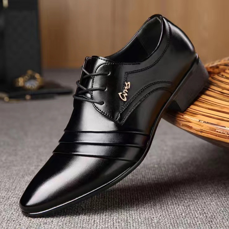 Zapatos de cuero de los hombres de verano transpirable zapatos de los hombres de estilo coreano versátil de moda de los hombres zapatos casuales británicos de negocios formales de aumento de altura zapatos