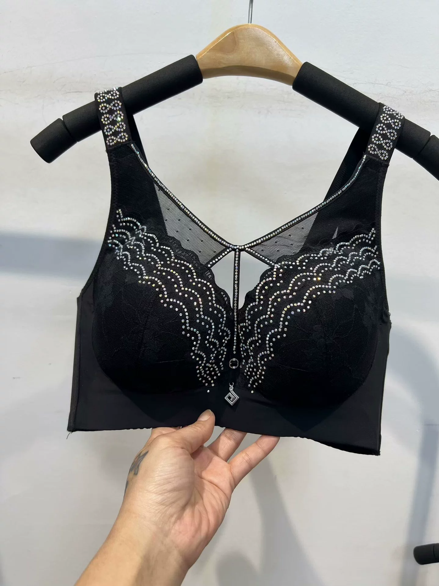 Breathable underwear, supporting sexy wireless bra, plus size