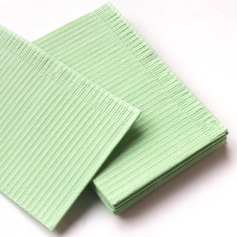 使い捨ての入れ墨のテーブルのパッドのネイルテーブルのパッドの刺繍のテーブルのパッドの透水防止の複合膜の125枚の二重