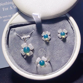 琥珀手饰;琥珀项饰;琥珀耳饰