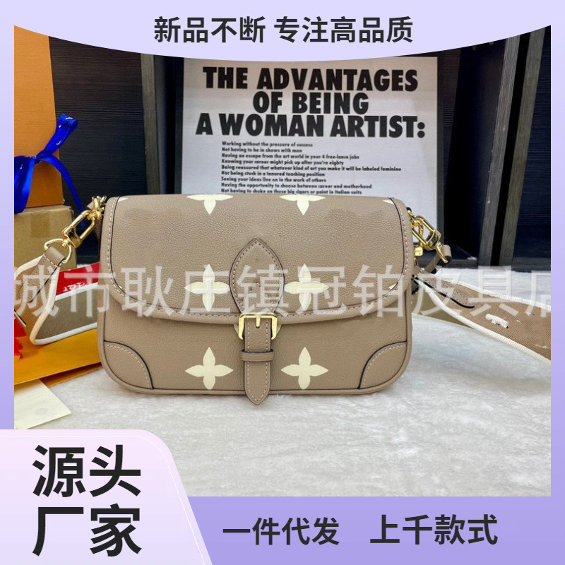 ロバの家の高品質の2025新型の法棒は花の象の灰の脇の下のファッションの百合の洋気のシングル肩の斜めのショルダーバッグを包みます。|undefined