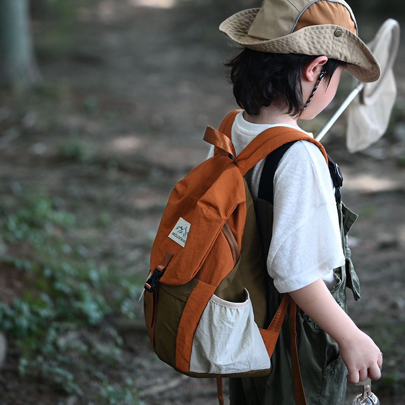 批发新款儿童幼儿园书包男女孩外出登山小背包轻便户外字母双肩包|undefined