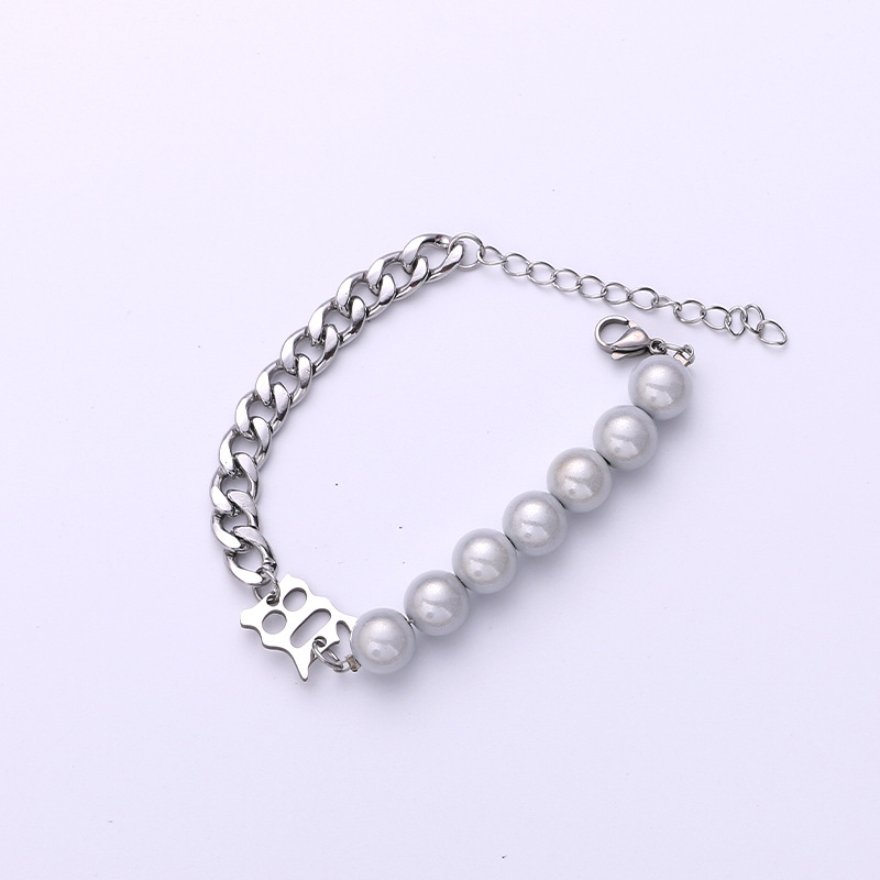 Bracciale in acciaio al titanio con perla e lettera unisex_voghion.com