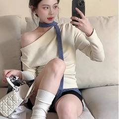 デザイン感のある格子縞のつなぎ合わせがスリムに見える長袖tシャツ女装早秋小衆偽二枚ギャル露肩上着