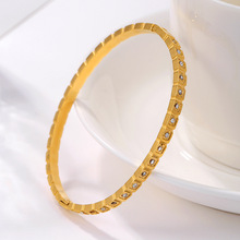 ŷ��ʱ��ͨ����Ƕ�ʯ���� �ļ�ɳ̲��ˮ����ֵ��18k��Ůʽ����