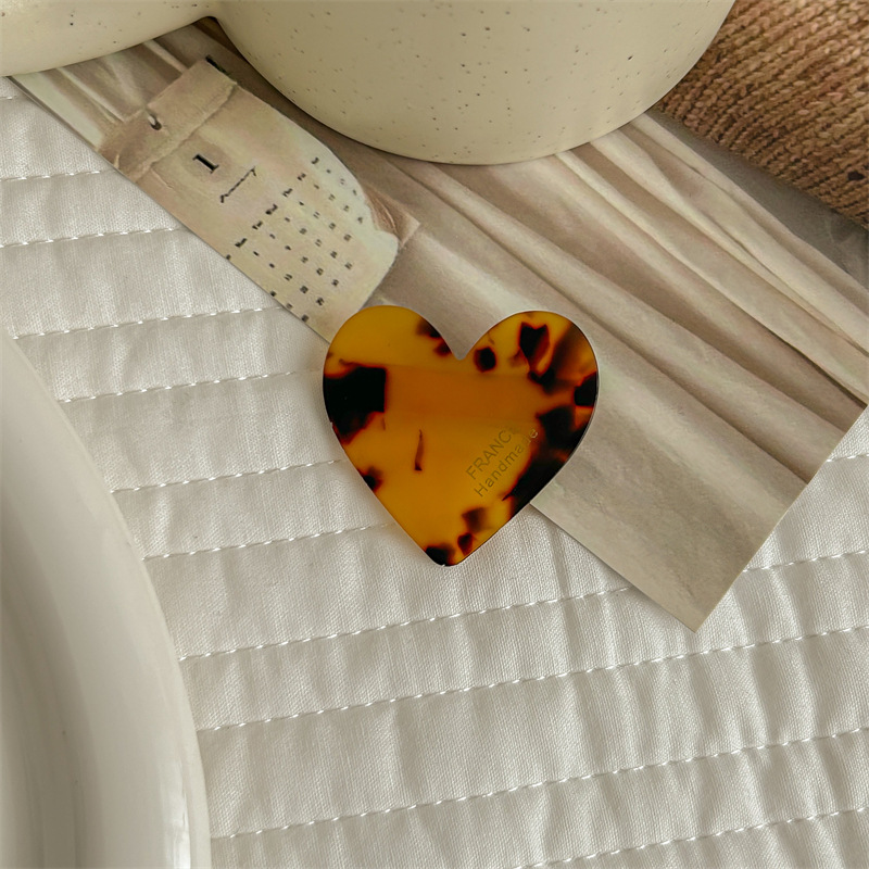 10g Weight Hair Clip Hair Accessories Type 1 Piece Quantity Daily Occasion Acetic acid sheets Material Heart Shape Pattern All Seasons Season Women's Gender Cute, Simple Style Style Cute Simple Style Women's Heart Shape Acetic Acid Sheets Hair Clip 10