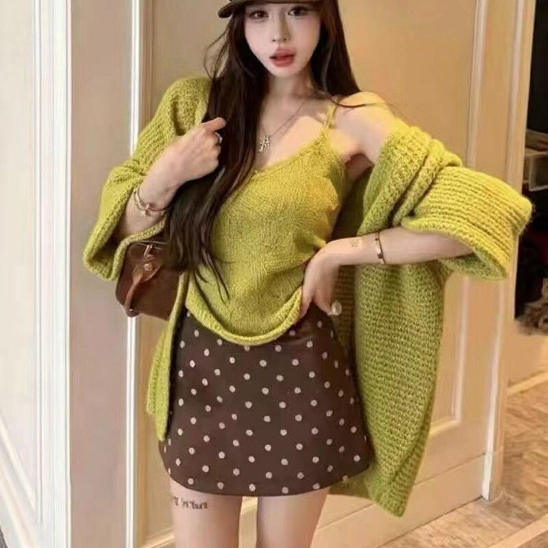 2026 Autumn New Style for Petite Women: Soft and Loose Thick Sweater Coat, Single Piece Fashionable and Elegant Fairy Outfit