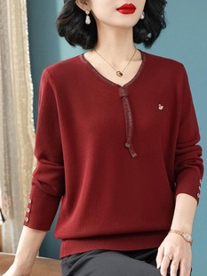 2025 Mom Spring New Knitted Base Shirt Stylike Middle-aged and Elderly Women's Top Loose V-neck Sweater Age-reducing