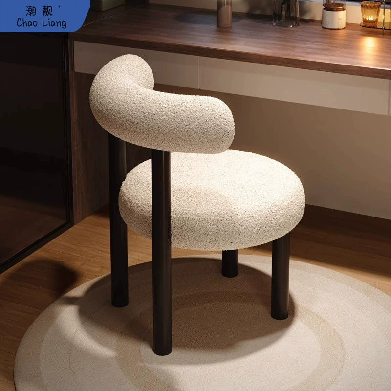 Легкий экстравагантный стул для макияжа Кресло для ногтей Спальня Премиум туалетный стул для клиентов Гардероб косметический стул для клиентов