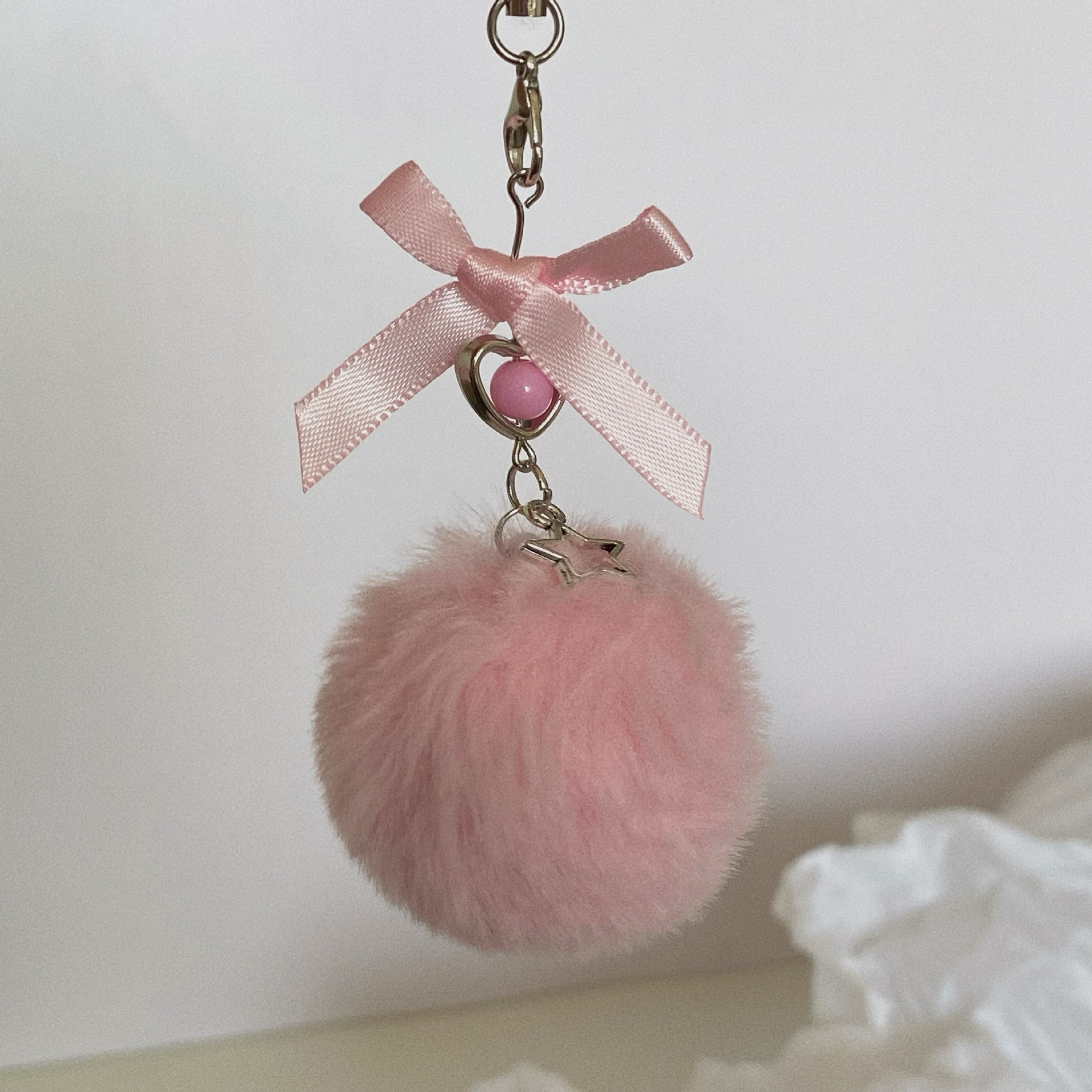 30g Weight Mobile Phone Chain, Keychain Classification 1 Piece Quantity Holiday, Daily Occasion Seto fur Material Bow Knot Pattern Pom Poms Design Cute Style 1 Piece Cute Bow Knot Seto Fur Pom Poms Mobile Phone Chain Keychain 18