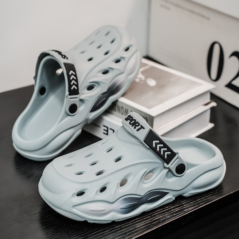 Zapatos con agujeros para hombres verano nuevo estilo al aire libre zapatos antideslizantes de suela gruesa EVA sandalias de playa casuales zapatos de jardín de moda