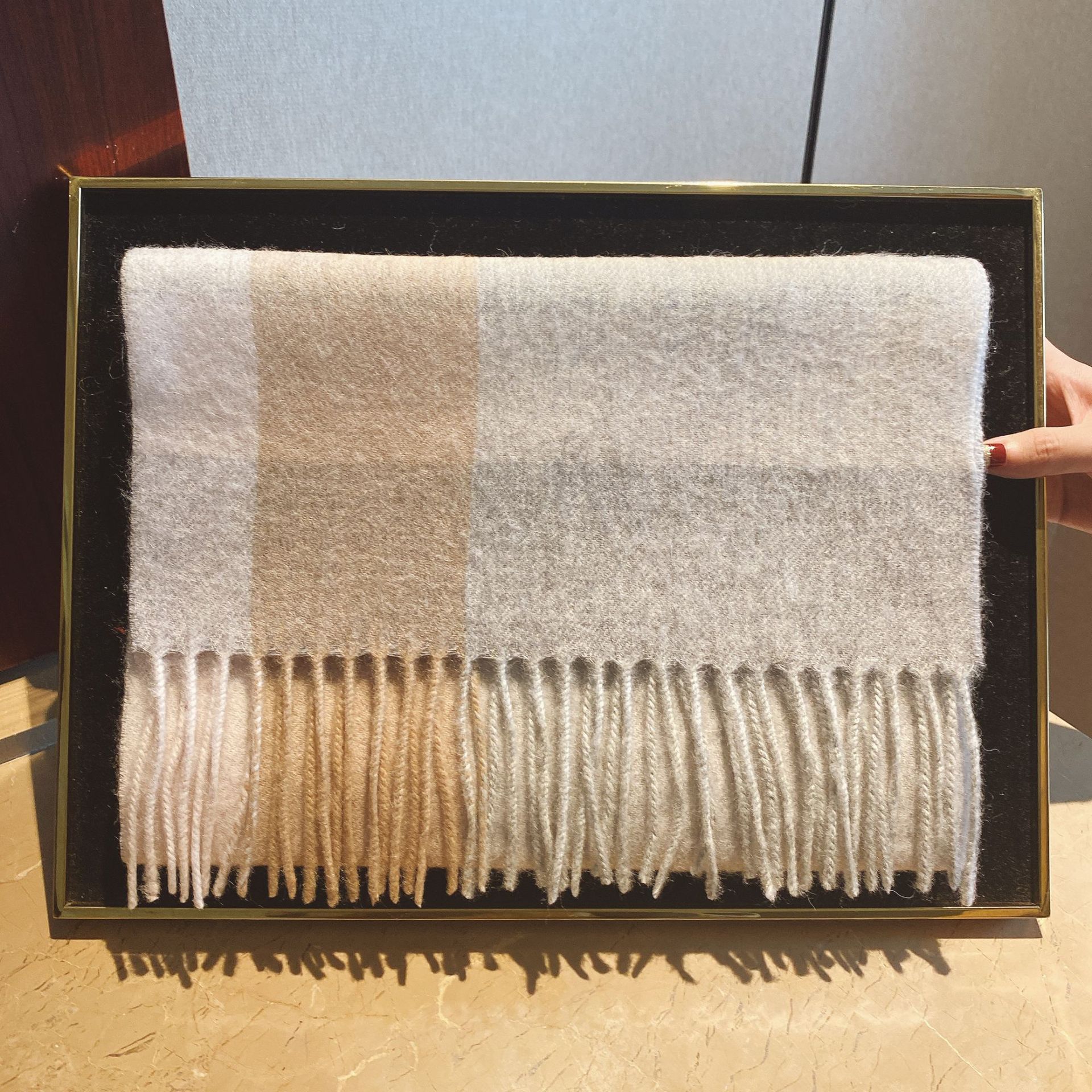Shearling Material Color Block Pattern Women's Retro Color Block Shearling Tassel Winter Scarves