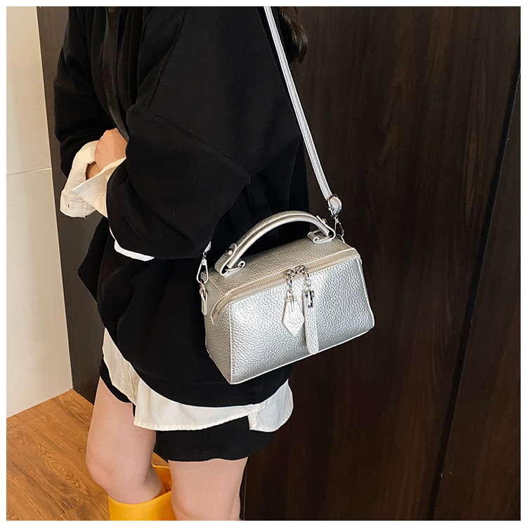 Korean retro fashion hand-held box bag for women 2025 new trendy and versatile small square bag, a niche and simple crossbody bag undefined
