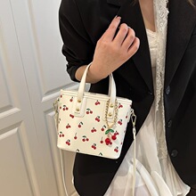 X 75504 Cherry Print Fashion Tote Bag ӣ������� ŷ���羳��
